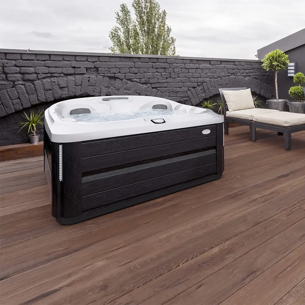 J-435™ 7-FOOT LOUNGE SEATING SPA